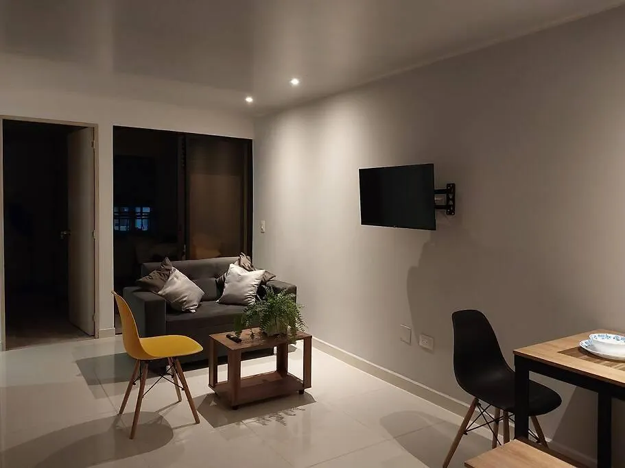 Apartamento Amplio Y Moderno Medellin 0*,