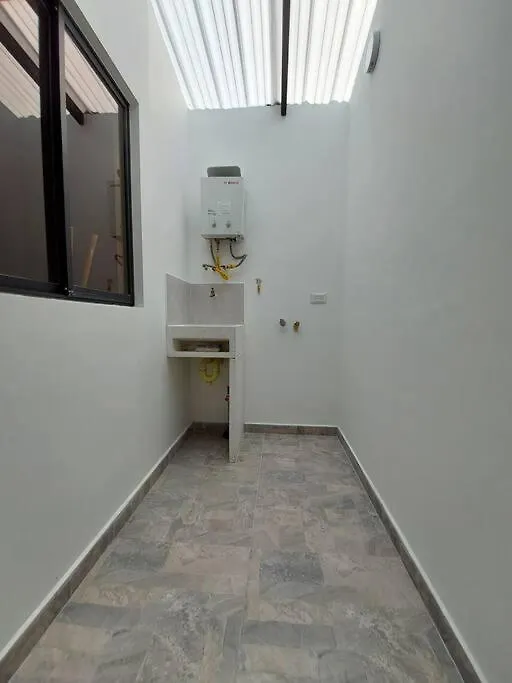 Apartamento Amplio Y Moderno Medellin