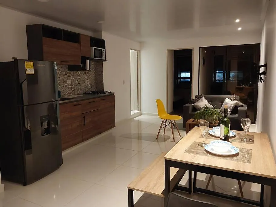Apartamento Amplio Y Moderno Medellin Colombia